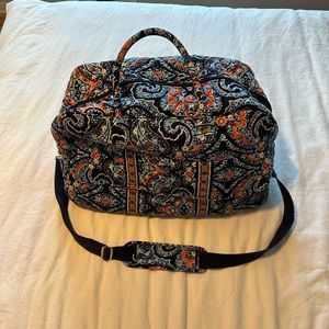 Vera Bradley Large Weekend Duffle in populate Marrekesh Pattern